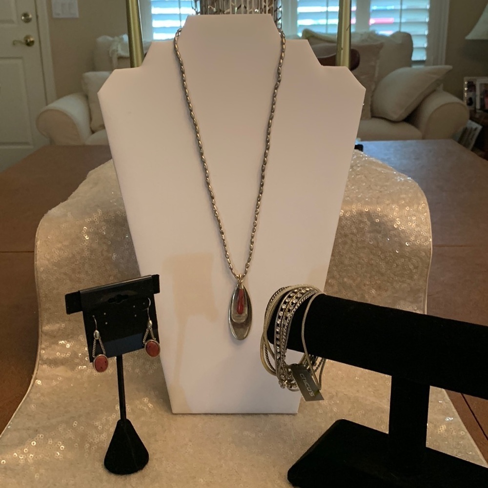 Chicos antique gold/red necklace, dangle earrings & magnetic NWT bracelet LC130